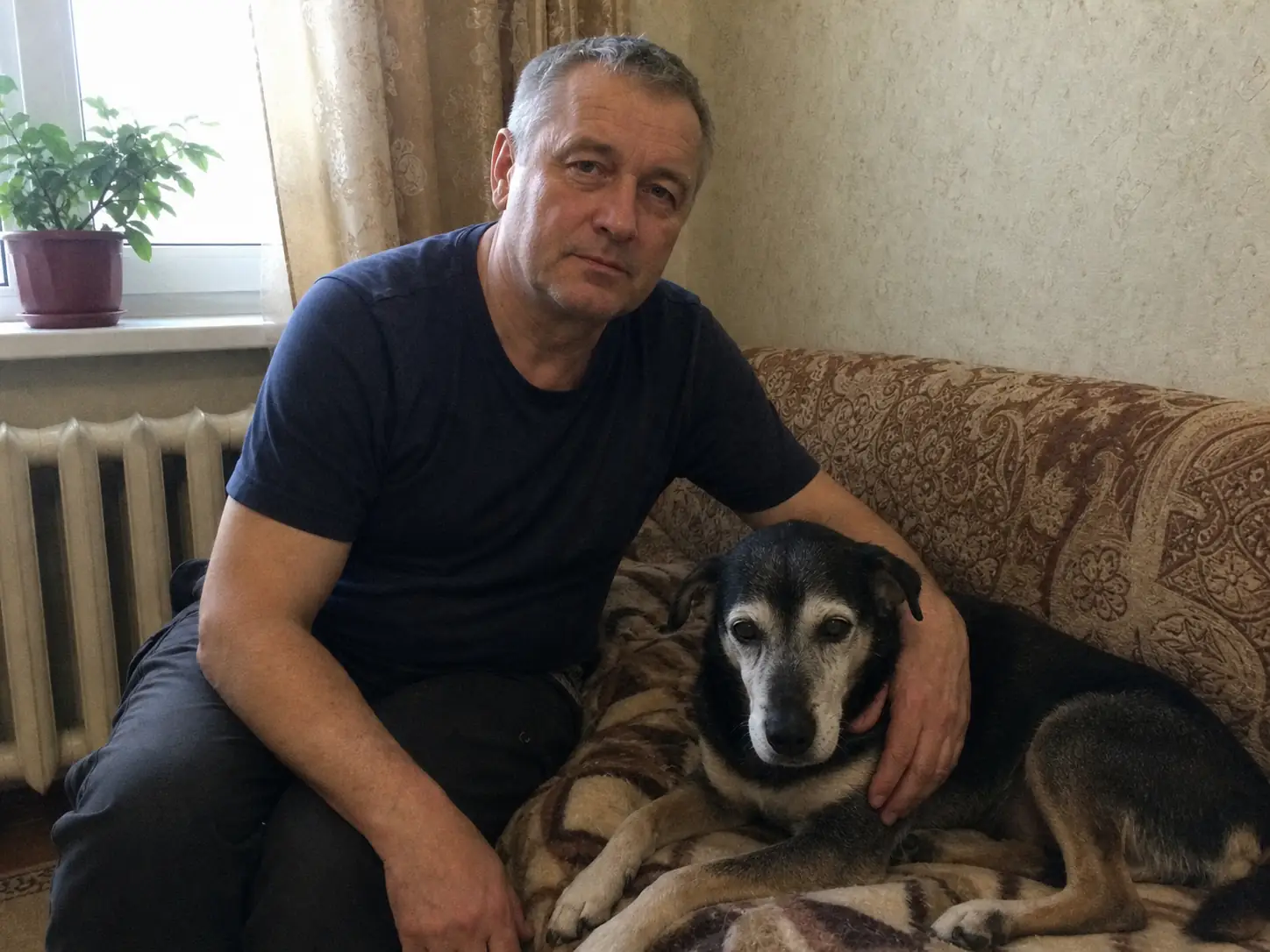 Борис, маленькая собака с одышкой, ЮАО